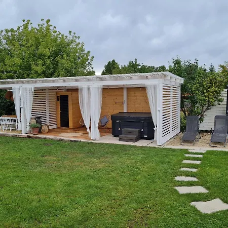 Videki Varazs Vendeghaz 公寓 *